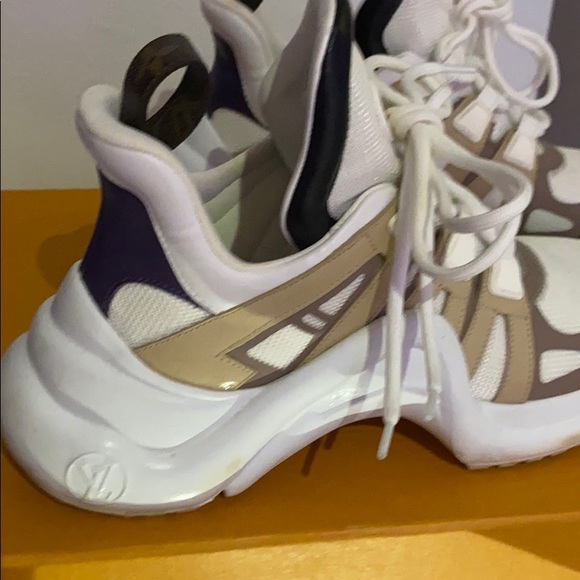 LOUIS VUITTON ARCHLIGHT SNEAKERS - Picture 9 of 10